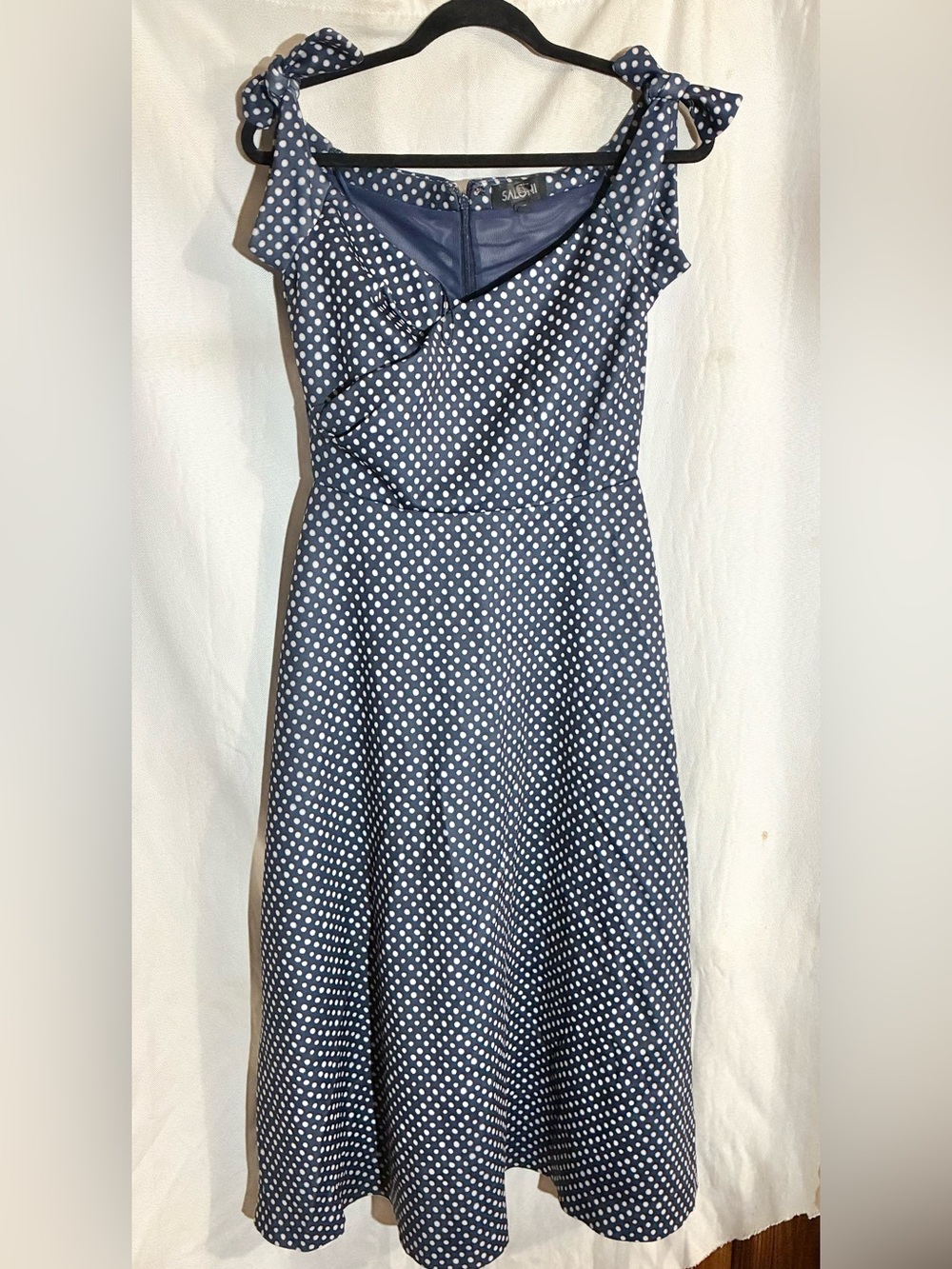 Saloni Polka Dot Scuba Midi Dress Sz 6 knot Shoulder Sleeve sweatheart Neckline